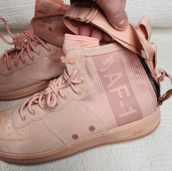 NIKE SF AF1 AIR FORCE 1 MID SUEDE CORAL STARDUST. 11.5/12. Read below. - Picture 7 of 15